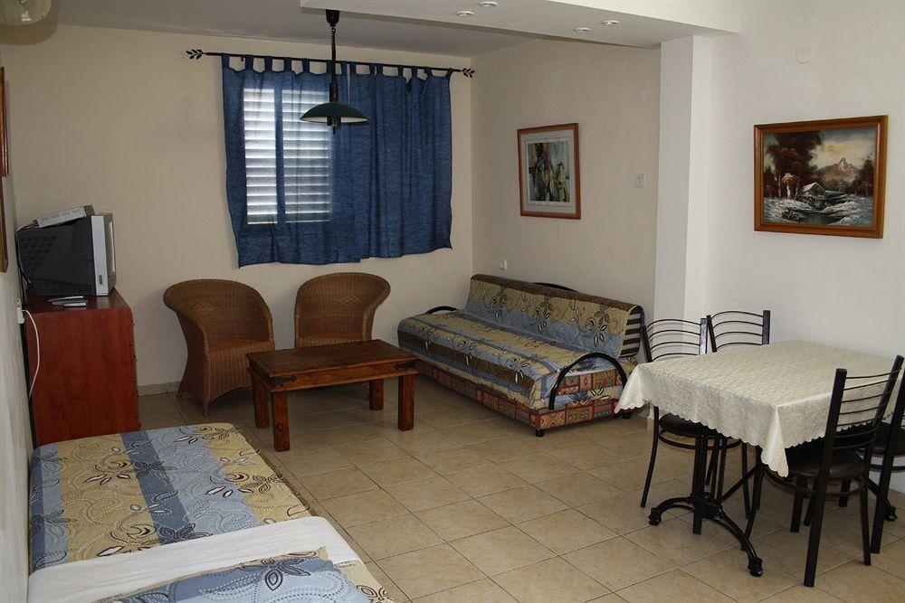 Ga'Aton Motel Nahariya Exterior photo