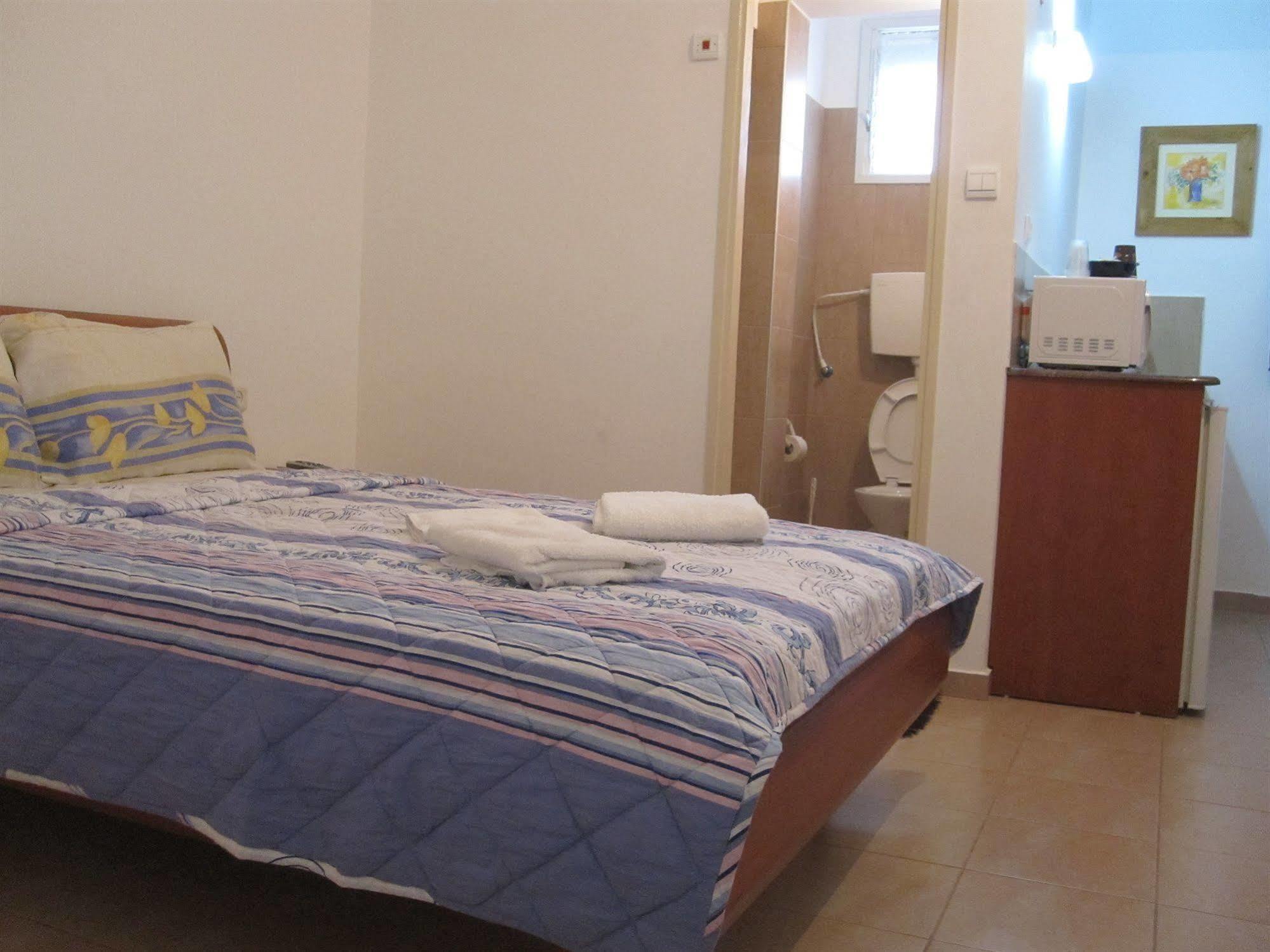 Ga'Aton Motel Nahariya Exterior photo